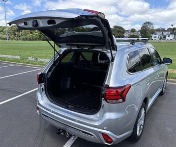 2021 Mitsubishi Outlander - Thumbnail