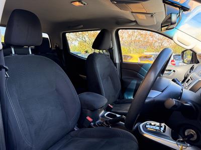 2021 Nissan Navara - Thumbnail