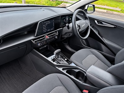2023 Kia Niro - Thumbnail