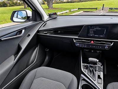 2023 Kia Niro - Thumbnail