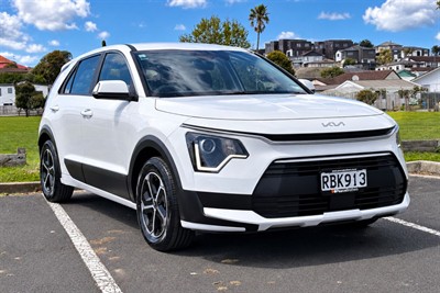 2023 Kia Niro - Thumbnail
