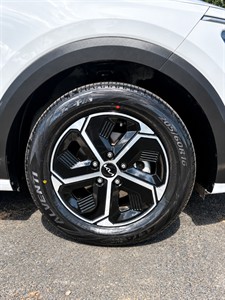 2023 Kia Niro - Thumbnail