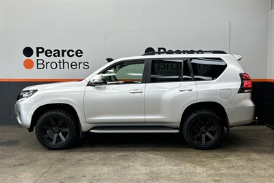 2017 Toyota Landcruiser Prado - Thumbnail