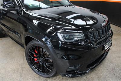 2017 Jeep Grand Cherokee - Thumbnail