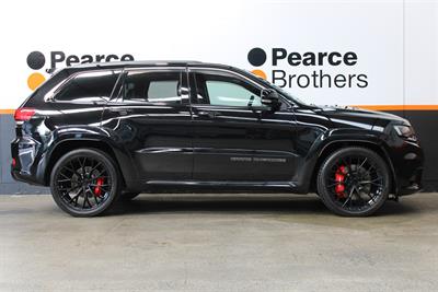 2017 Jeep Grand Cherokee - Thumbnail