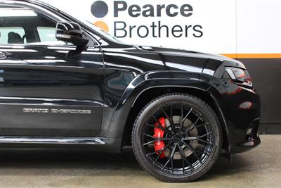 2017 Jeep Grand Cherokee - Thumbnail
