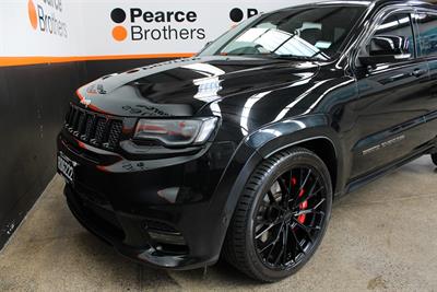2017 Jeep Grand Cherokee - Thumbnail