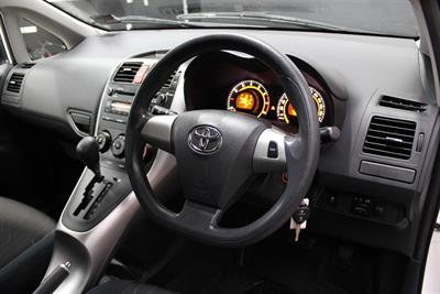 2012 Toyota Corolla - Thumbnail