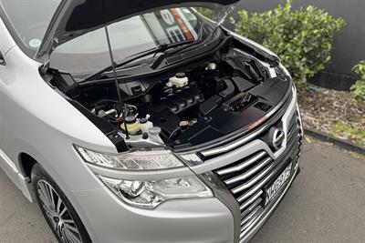 2018 Nissan Elgrand - Thumbnail
