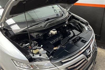 2018 Nissan Elgrand - Thumbnail