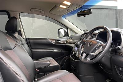 2018 Nissan Elgrand - Thumbnail