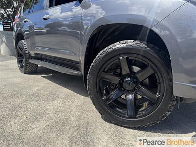 2013 Toyota Landcruiser Prado - Thumbnail