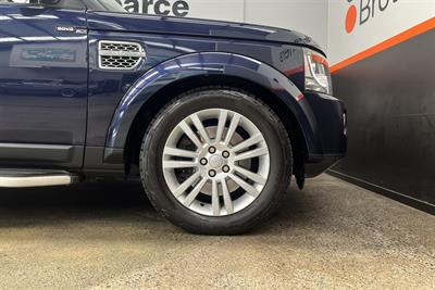 2016 Land Rover Discovery - Thumbnail