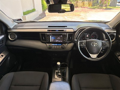 2018 Toyota RAV4 - Thumbnail