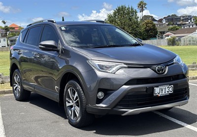 2018 Toyota RAV4 - Thumbnail