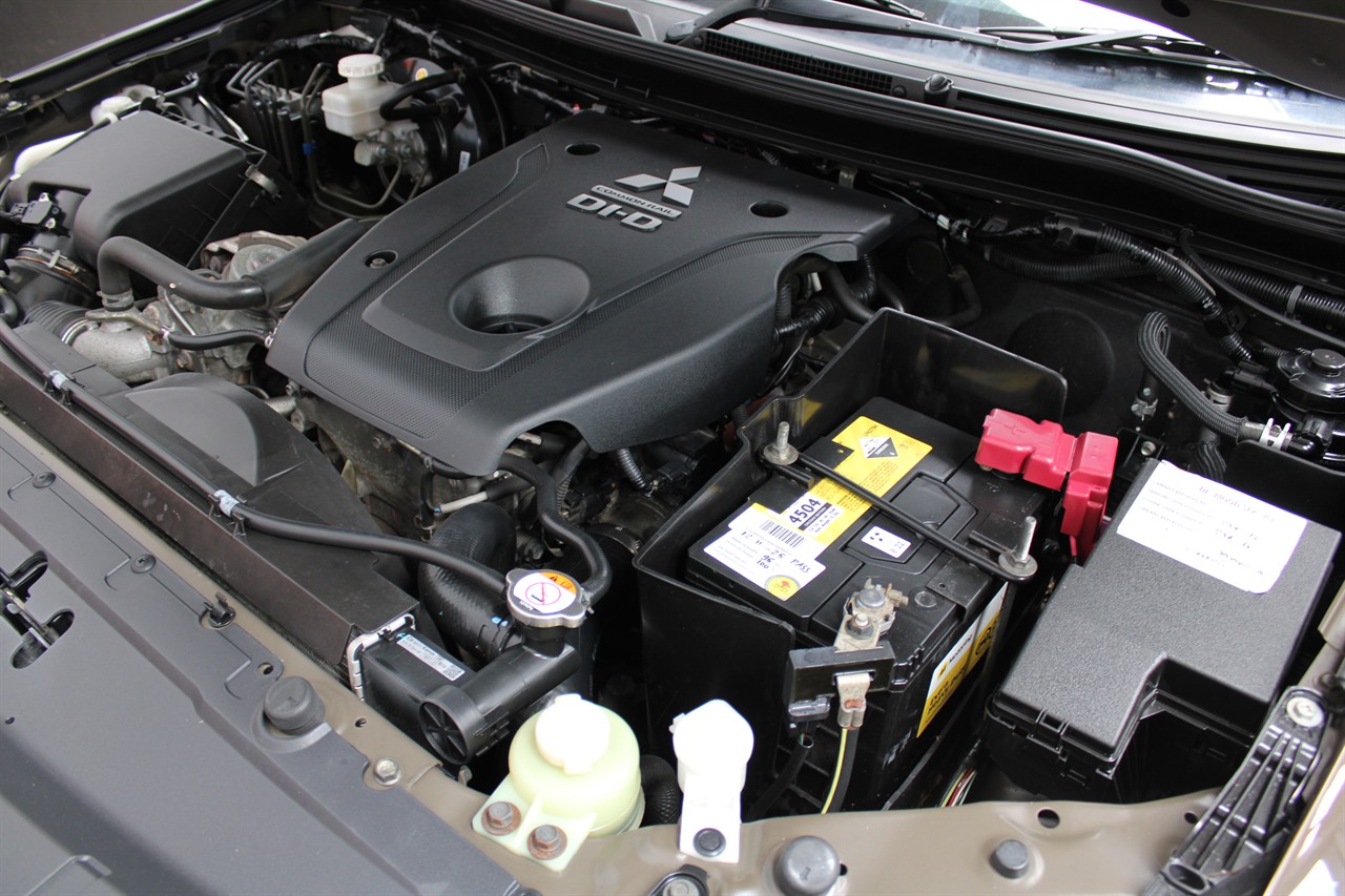 2016 Mitsubishi Pajero Sport