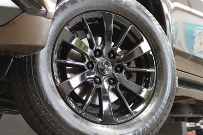 2016 Mitsubishi Pajero Sport - Thumbnail