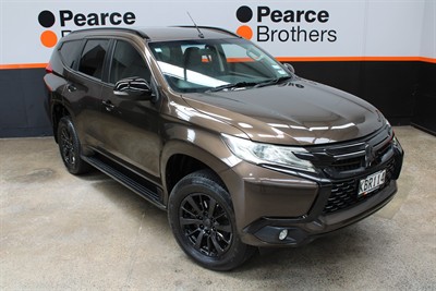 2016 Mitsubishi Pajero Sport - Thumbnail