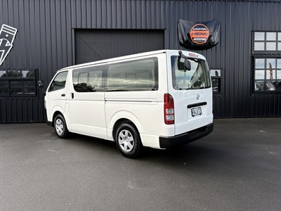 2018 Toyota Hiace - Thumbnail