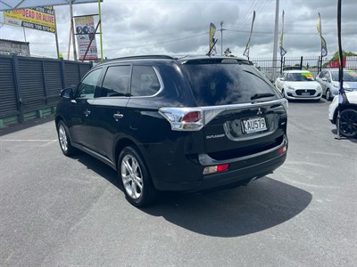 2013 Mitsubishi Outlander - Thumbnail