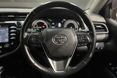 2020 Toyota Camry - Thumbnail
