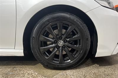 2020 Toyota Camry - Thumbnail