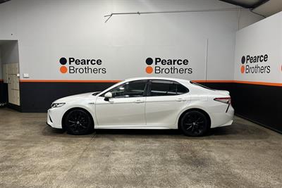 2020 Toyota Camry - Thumbnail
