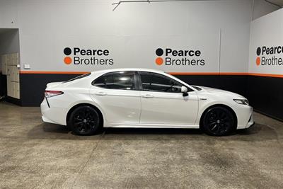 2020 Toyota Camry - Thumbnail