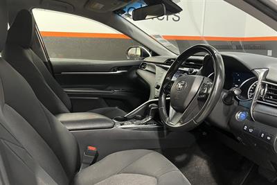 2020 Toyota Camry - Thumbnail