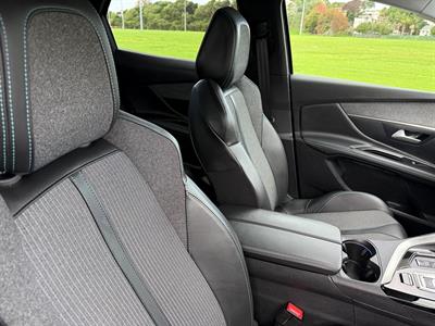 2021 Peugeot 3008 - Thumbnail