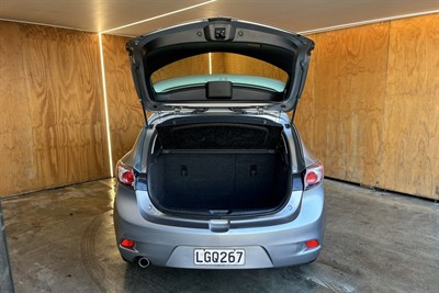2011 Mazda Mazda3 - Thumbnail