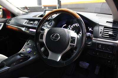2011 Lexus CT 200h - Thumbnail