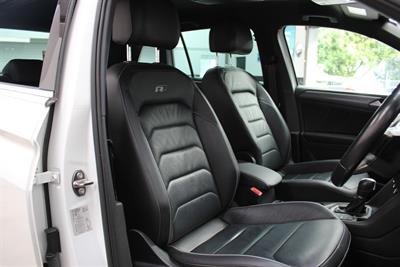 2017 Volkswagen TIGUAN - Thumbnail