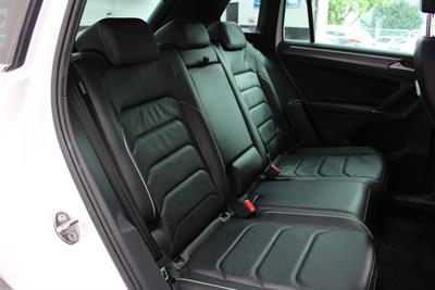 2017 Volkswagen TIGUAN - Thumbnail