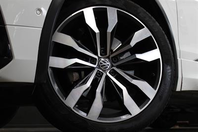 2017 Volkswagen TIGUAN - Thumbnail