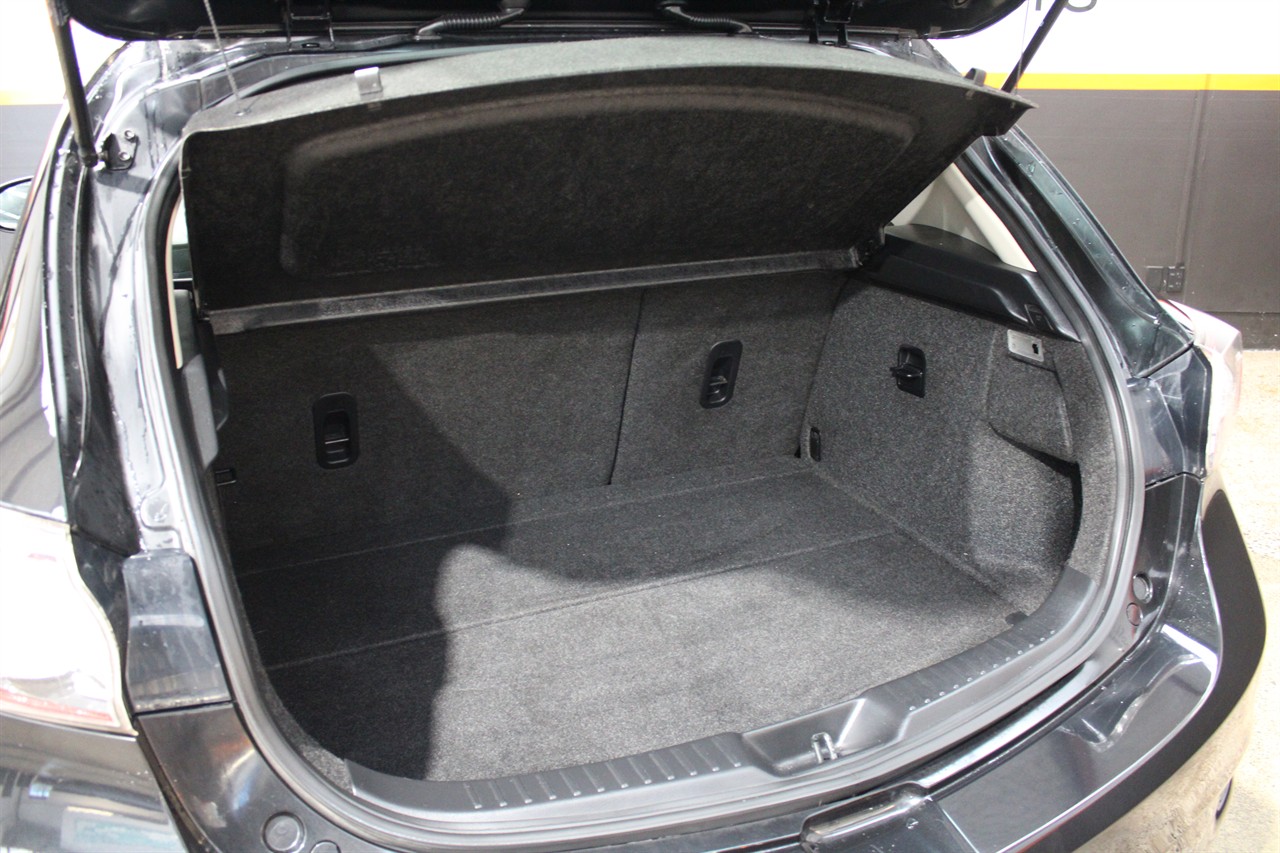 2012 Mazda Axela