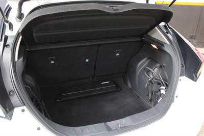 2022 Nissan Leaf - Thumbnail