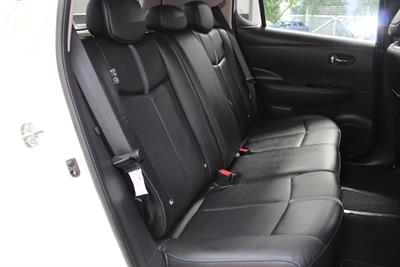 2022 Nissan Leaf - Thumbnail