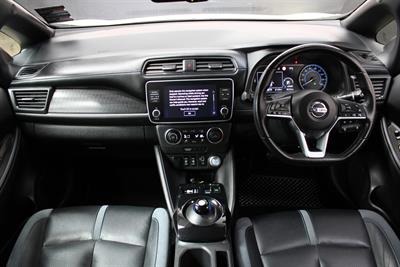 2022 Nissan Leaf - Thumbnail