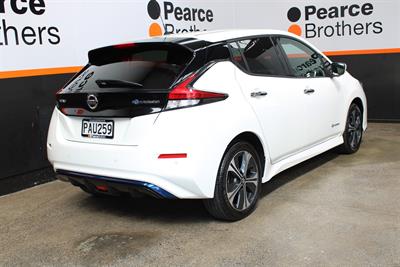 2022 Nissan Leaf - Thumbnail