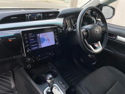 2022 Toyota Hilux - Thumbnail