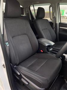 2022 Toyota Hilux - Thumbnail