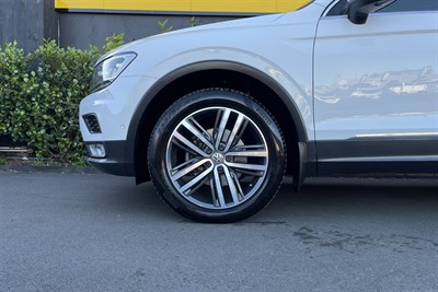 2017 Volkswagen TIGUAN - Thumbnail