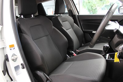 2023 Suzuki Swift - Thumbnail