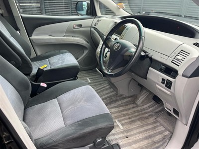 2006 Toyota Estima - Thumbnail