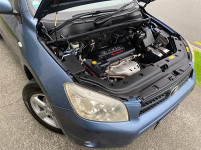 2005 Toyota RAV4 - Thumbnail