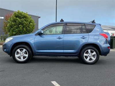 2005 Toyota RAV4 - Thumbnail