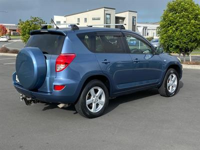 2005 Toyota RAV4 - Thumbnail