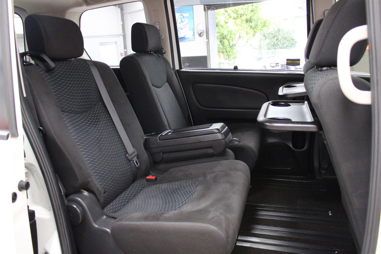 2014 Nissan Serena