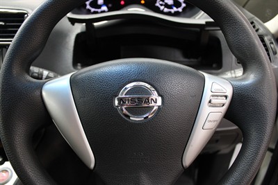 2014 Nissan Serena - Thumbnail